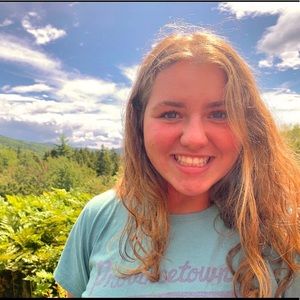 Meet your Posher, Ella